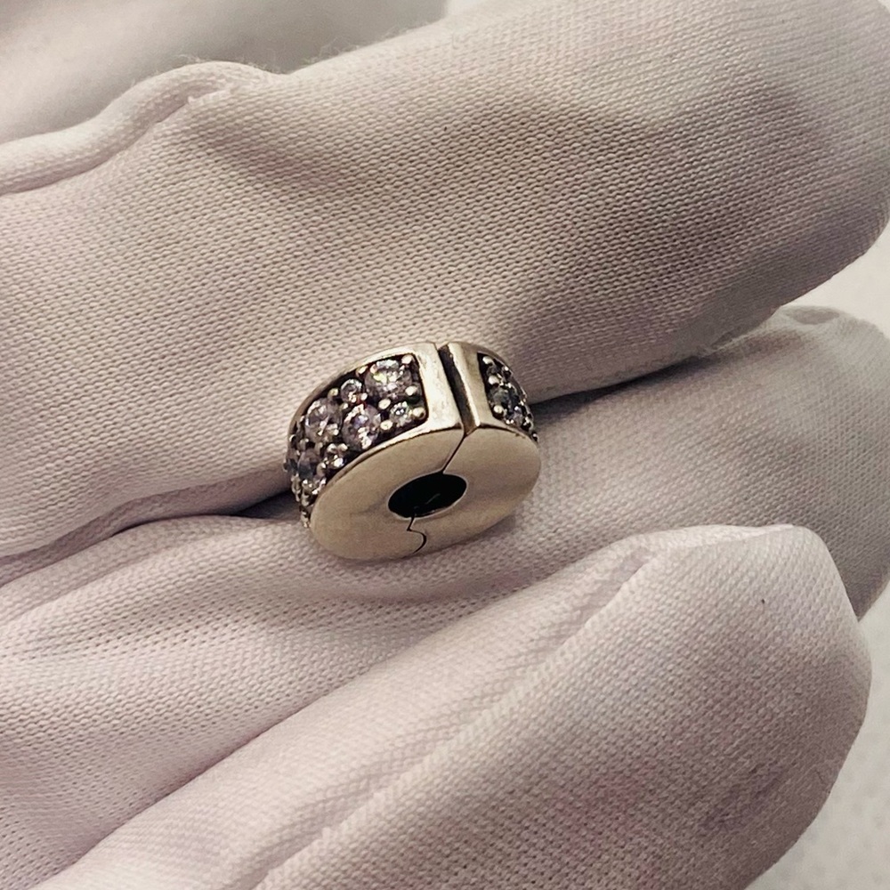 🚨 2 / TWO 🚨 EUC Pandora 791817CZ Silver Shining Elegance Clip w/ Clear Zirconia - Picture 3 of 10